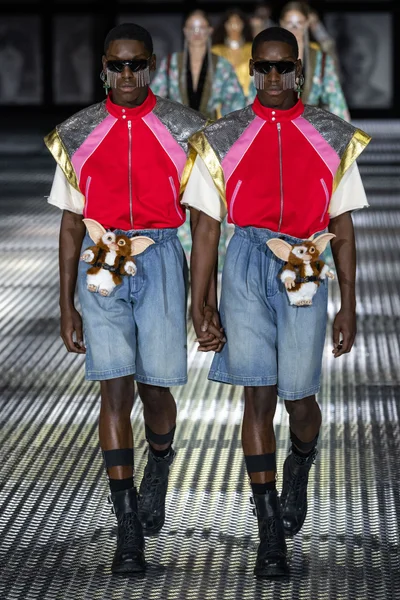 Look 28